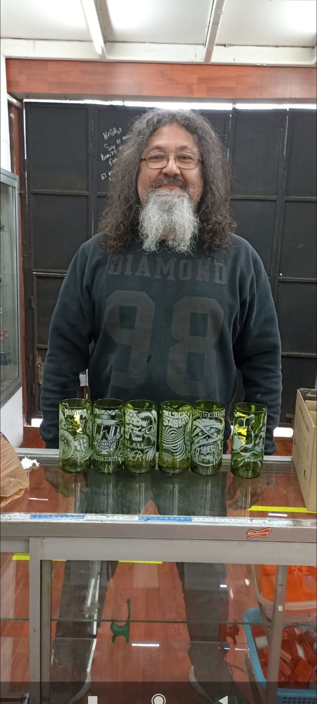 Customer photo review of Juego de 6 Vasos Metaleros