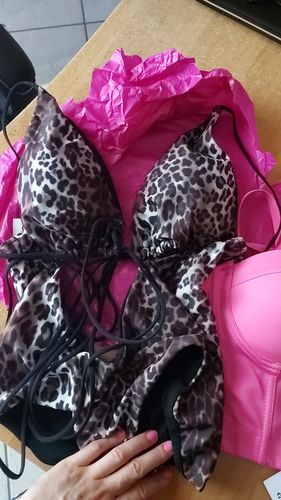 Customer photo review of Costume intero maculato con lacci incrociati