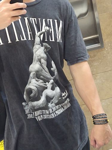 Customer photo review of Veni Vidi Vici -  VINTAGE TEE [SHIPS JULY 5TH]