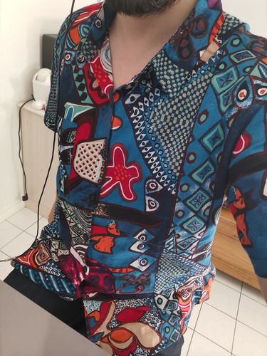 Customer photo review of Chemise à manches courtes à imprimé graphique tribal rétro pour hommes