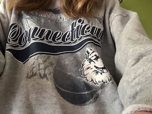 Customer photo review of Vintage University of Connecticut Basketball Sweatshirt Size XL Fits Short/Boxy