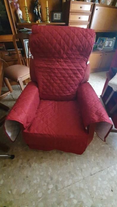 Customer photo review of CoverUp -  Non-Slip Recliner Chair Cover