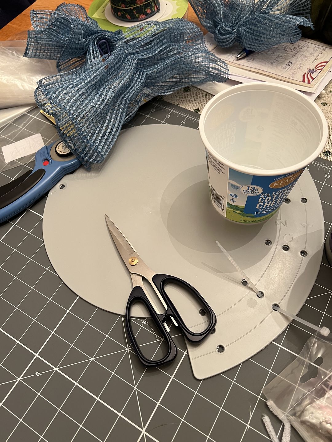 Customer photo review of 7.25"L Scissors Blue Handle MT1043