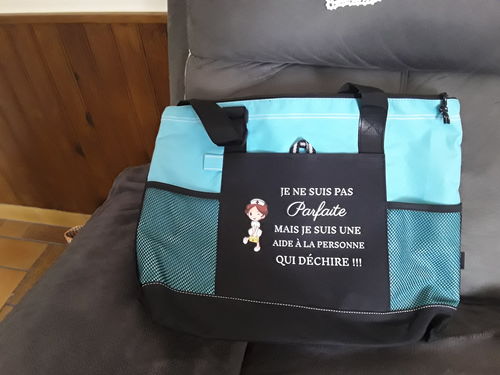 Customer photo review of Sac personnalisé SOIGNANTE QUI DÉCHIRE SANS PRÉNOM