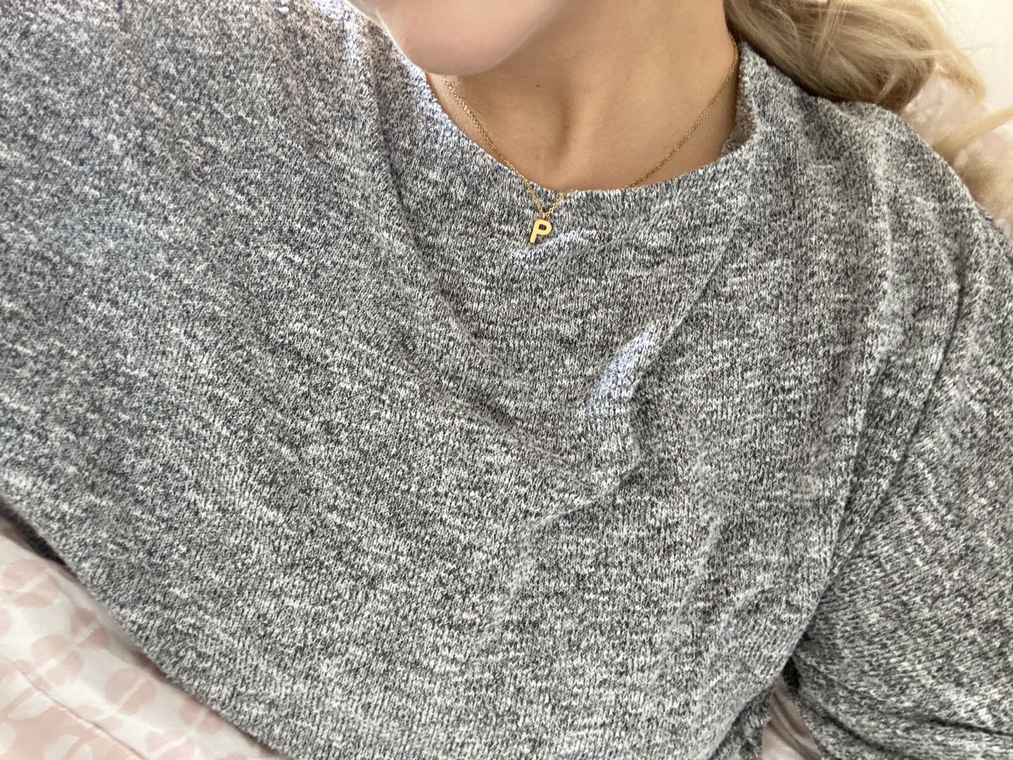 Customer photo review of Filigran Letter Halskette | 18K vergoldet