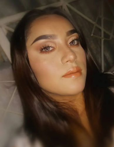 Customer photo review of Stunna Girl Colored Contact Lenses