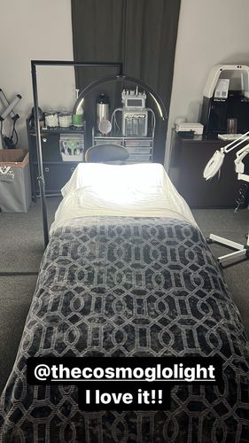 Customer photo review of CosmoGlo Light + Phone Clip