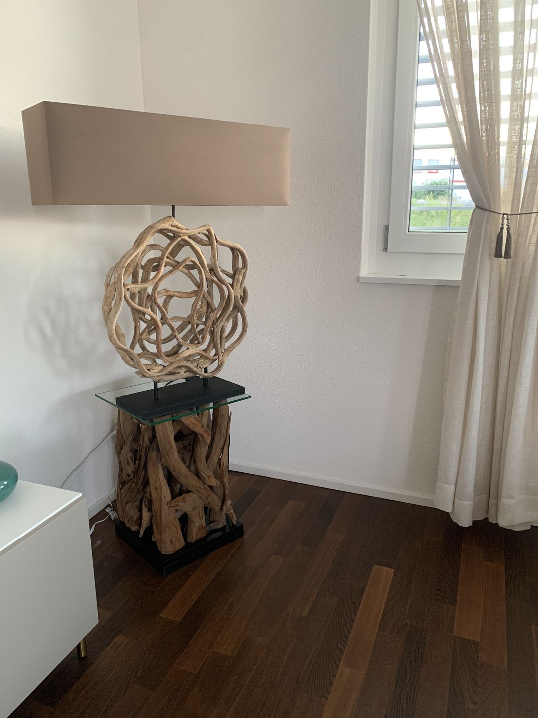 Customer photo review of ACE Wurzelholz Beistelltisch Glasplatte 40x40 cm