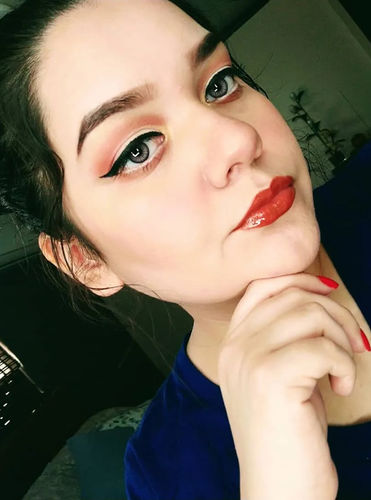 Customer photo review of Vika Tricolor Gray Colored Contact Lenses
