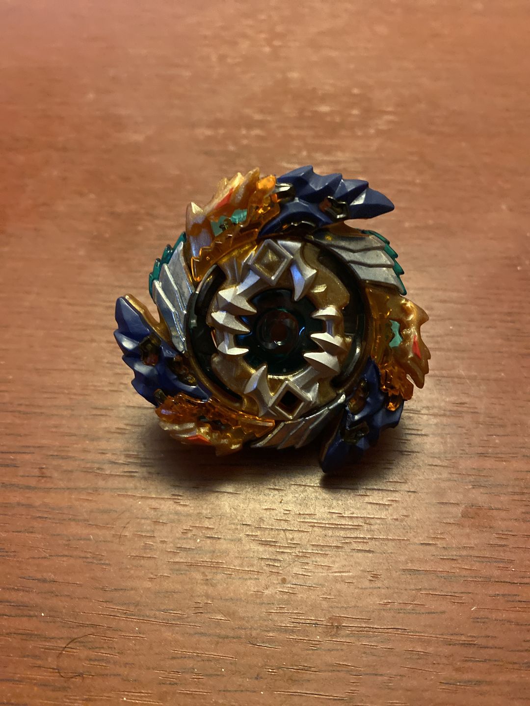 Customer photo review of Takaratomy  Beyblade Burst B-122 Geist Fafnir.8'.Ab Stamina Starter Left Spin-Takara Tomy Beyblade Website