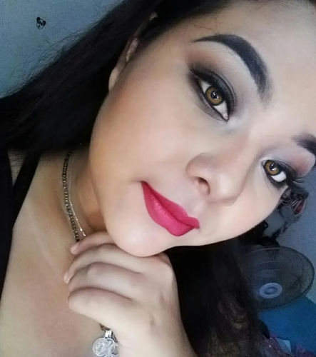 Customer photo review of Stunna Girl Colored Contact Lenses