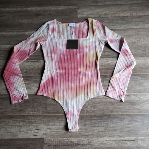 Customer photo review of WOMEN'S SQUARE NECK LONG SLEEVE TIE DYE BODYSUIT