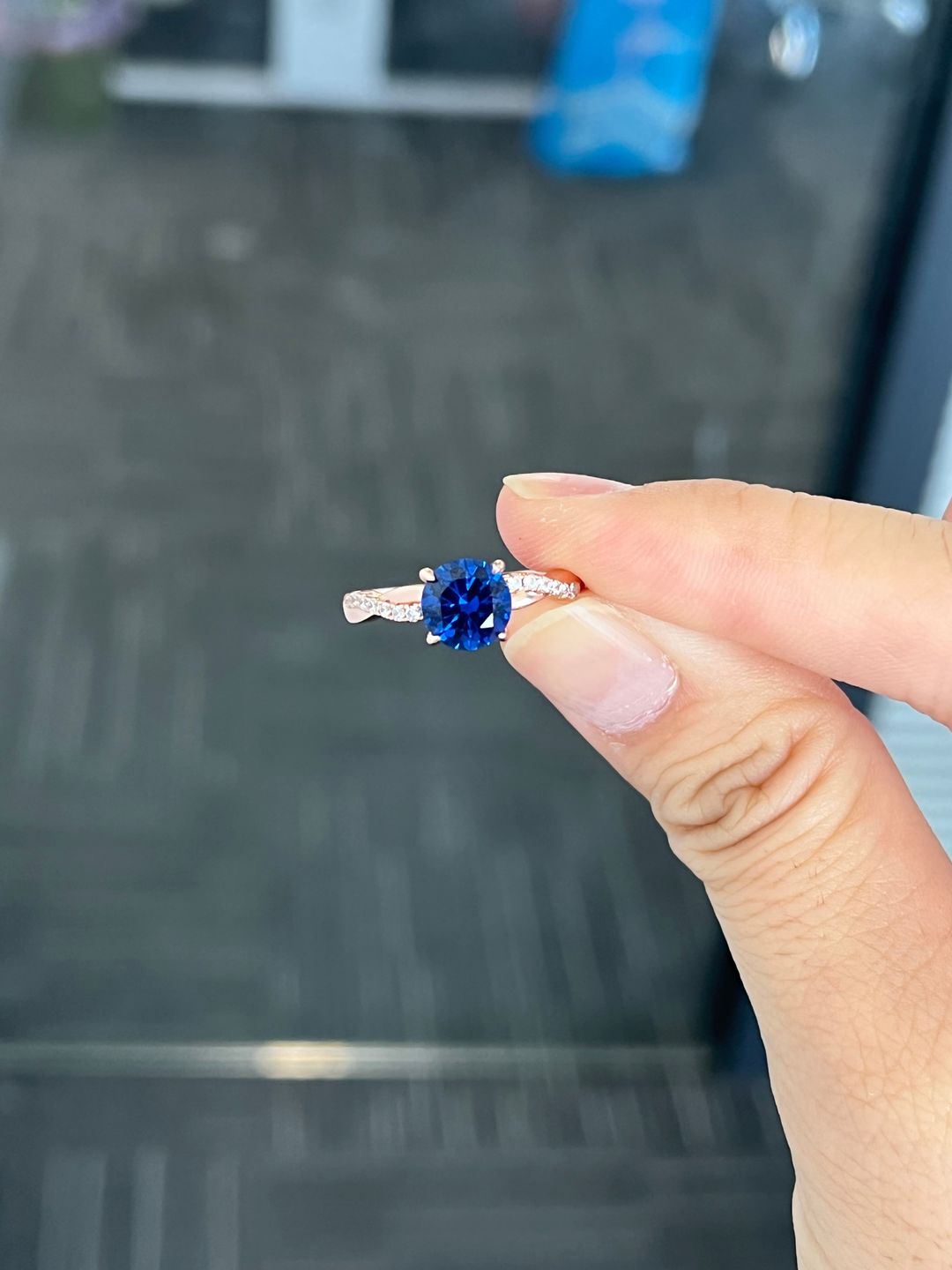 Customer photo review of Louily Rose Gold Twist 1.25 Carat Blue Sapphire Round Cut Promise Ring For Her In Sterling Silver