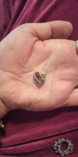 Customer photo review of 925 Sterling Silver Sunflower Heart Charm