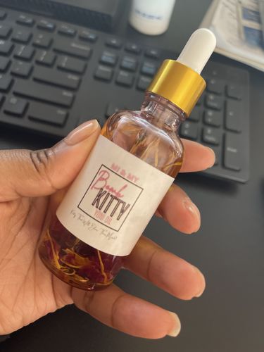 Customer photo review of Bomb Kitty Yoni Oil