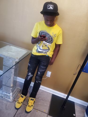 Customer photo review of Oreo Unisex Shirt Match Jordan 4 Lightning - Tour Yellow Tshirt