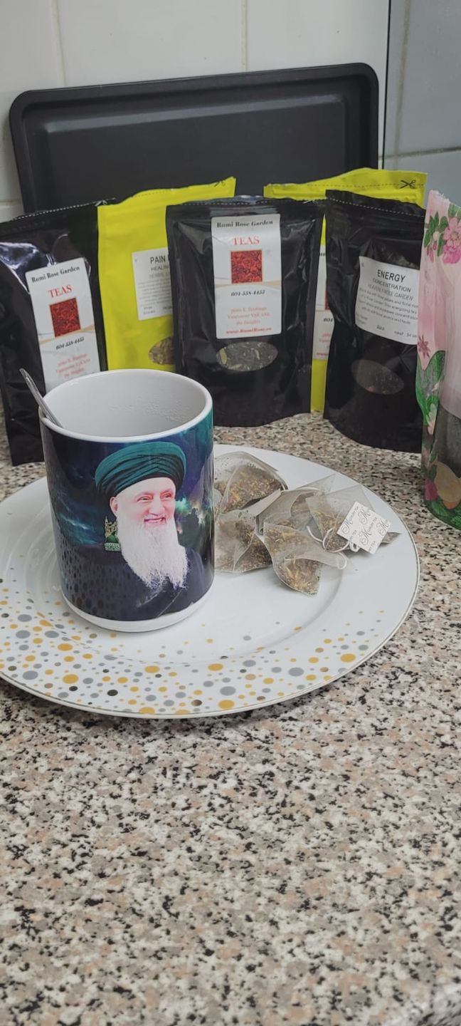 Customer photo review of Black Oolong Tea With Berry Citrus