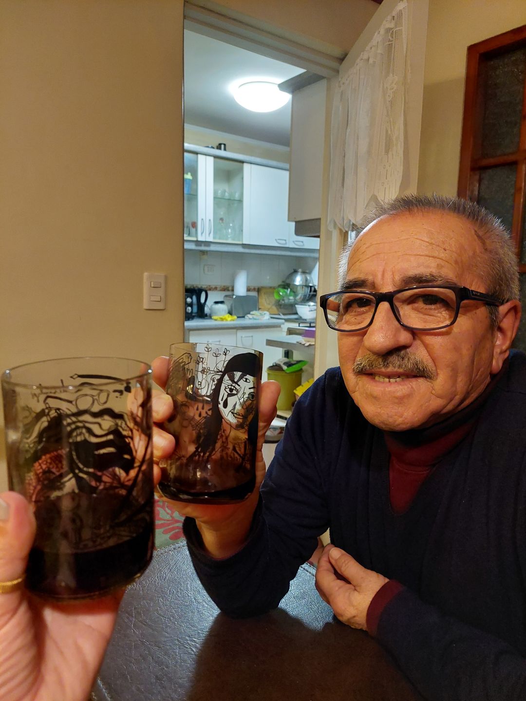 Customer photo review of Brindemos por EllosJuego de 4 Vasos