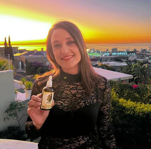 Customer photo review of Micellar Sulfate-Free Shampoo & Conditioner Combo with Hair & Nail Herbs