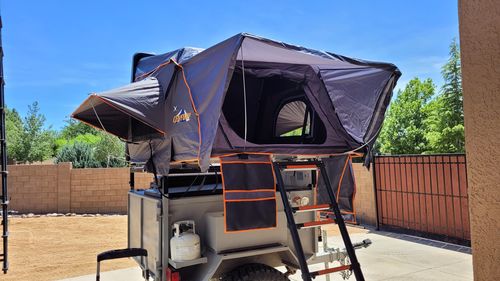 Customer photo review of Adventurer 3 Person 63'' Hard Shell Roof top Tent