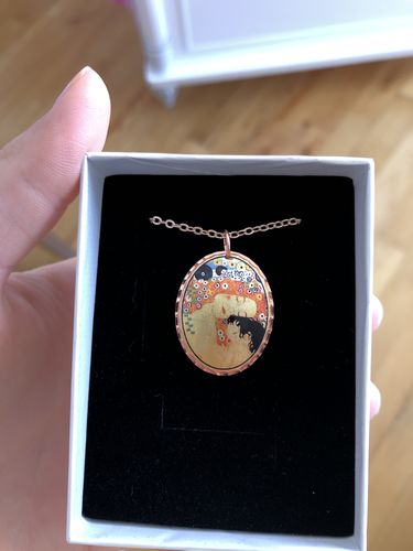 Customer photo review of Gustav Klimt Mother and Child Tablo Tasarım Kolye