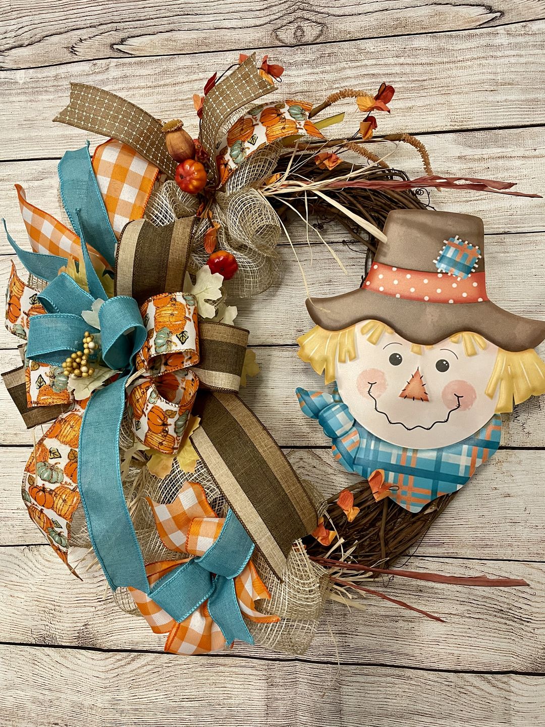 Customer photo review of 16" Round Grapevine Wreath - DECOE-035