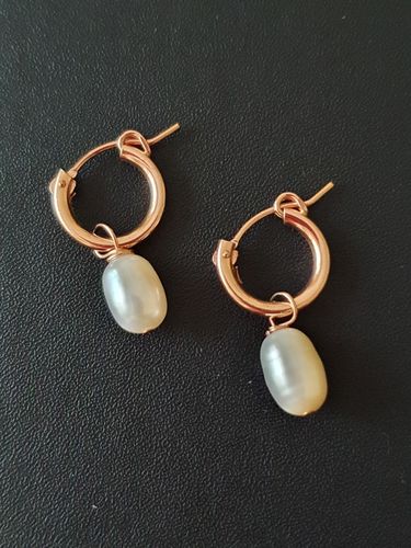 Customer photo review of Pearl Small Hoops