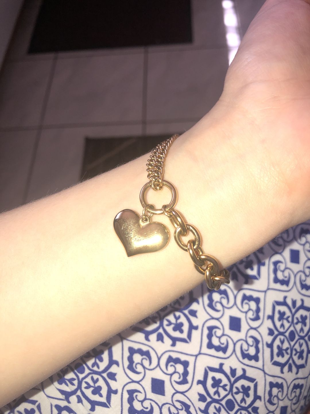 Customer photo review of Chunky Heart Armband | 18K vergoldet