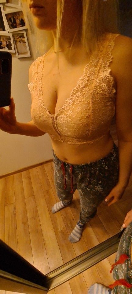 Customer photo review of Soutien-gorge sans armatures en dentelle zip à l'avant