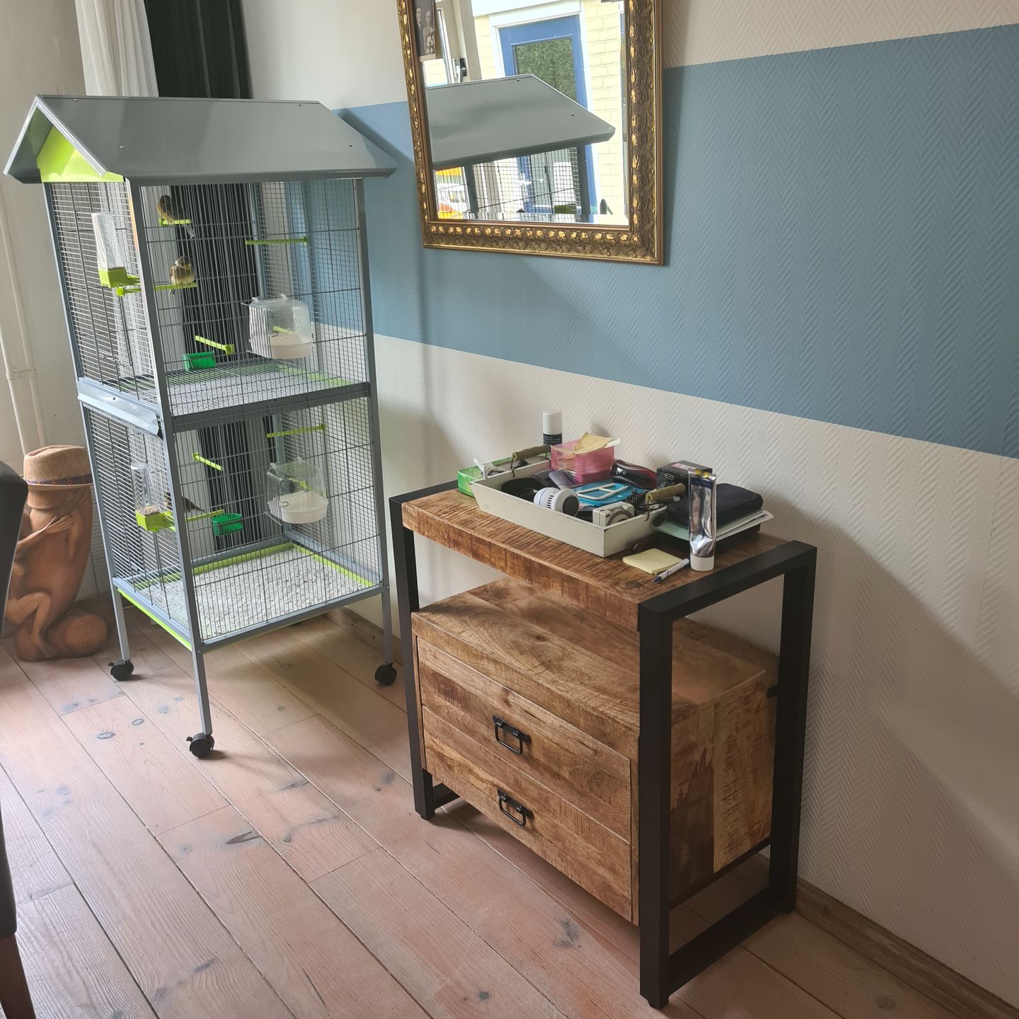 Customer photo review of Sidetable / Dressoir Kastje 2 lades Industrieel Design | Mangohout en Staal | 80x40x80cm