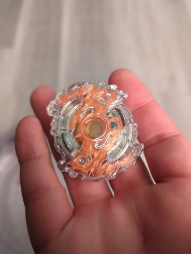 Customer photo review of TAKARA TOMY Ragnaruk Heavy Survive Burst Beyblade w/ Launcher B-03