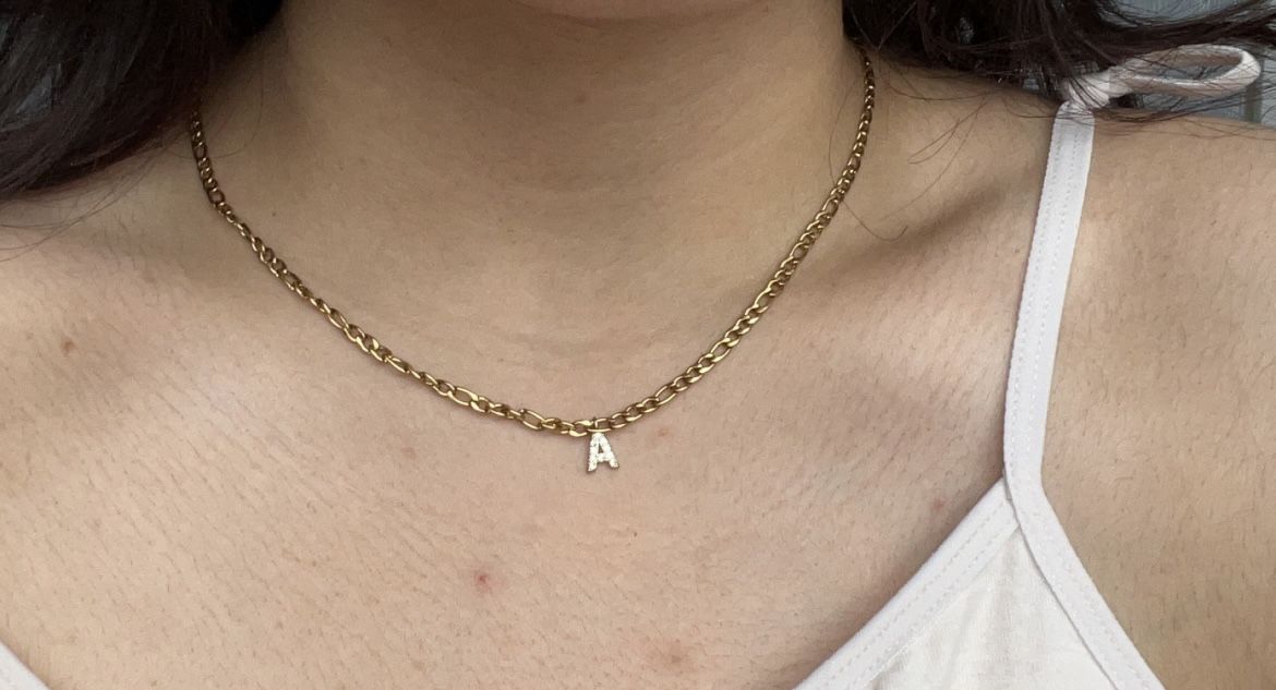 Customer photo review of Classic Letter Halskette | 18K vergoldet