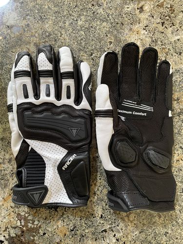 Customer photo review of Guide Glove