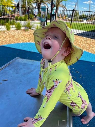 Customer photo review of Yellow Giraffe Beach Hat