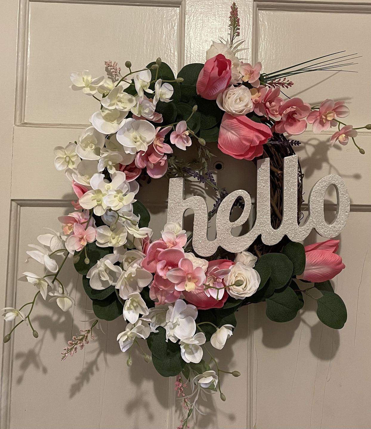 Customer photo review of 14" Round Grapevine Wreath - DECOE-034