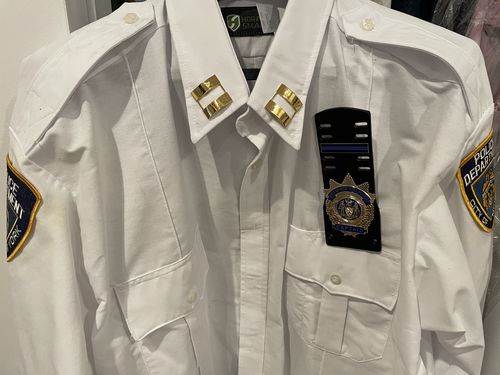 Customer photo review of NY New York Police Captain Badge Solid Copper Replica Cosplay Movie Props