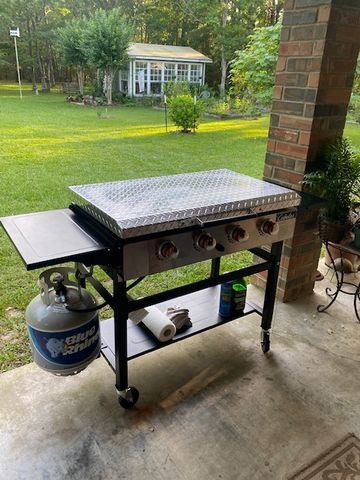 Customer photo review of GriddleGuard Diamond Plate Hard Cover Lid for Blackstone 36" Griddle