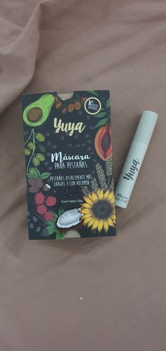 Customer photo review of Máscara de pestañas "10 aceites naturales"