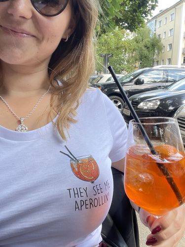 Customer photo review of APEROLLIN' - Premium Shirt Damen