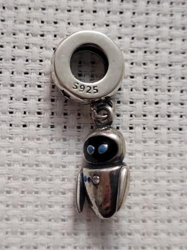 Z. N. review of 925 Sterling Silver Robot Dangle Charm image 1 out of 1