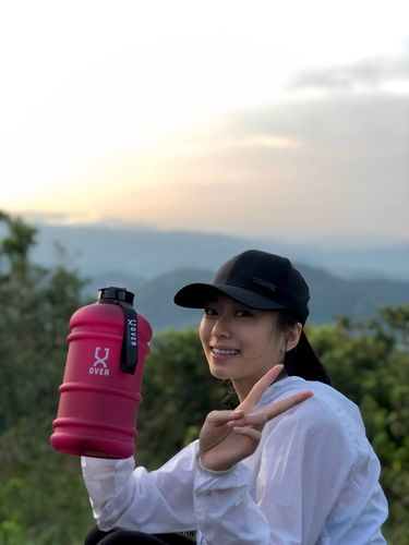 Customer photo review of 1.5L & 2.2L Flip Cap Oversized Water Bottle