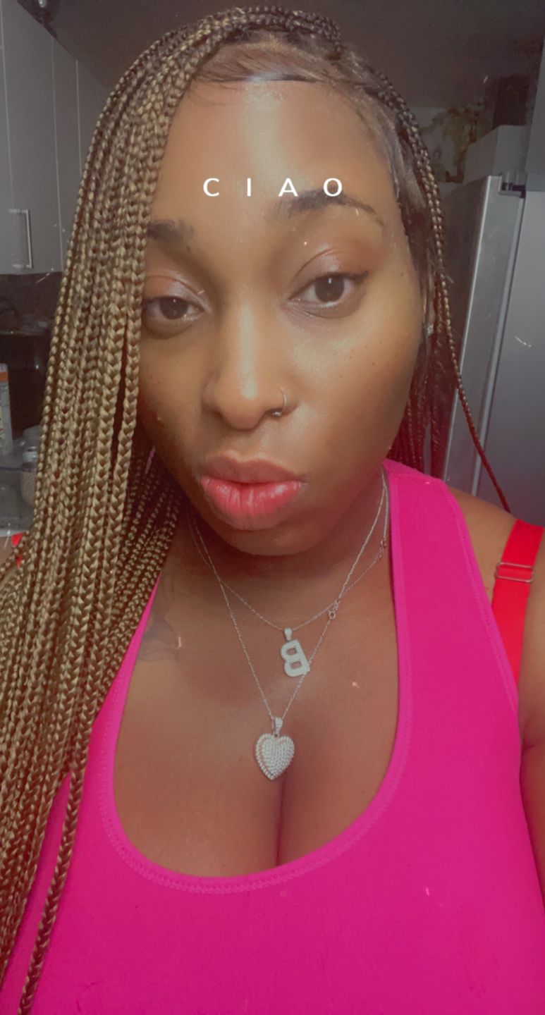 Customer photo review of Beyoncé Honey Blonde Knotless Braids