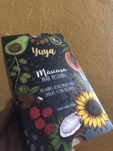 Customer photo review of Máscara de pestañas "10 aceites naturales"
