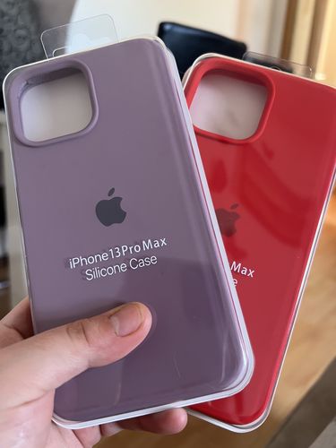Customer photo review of iPhone Silicone Case (Blackcurrant)