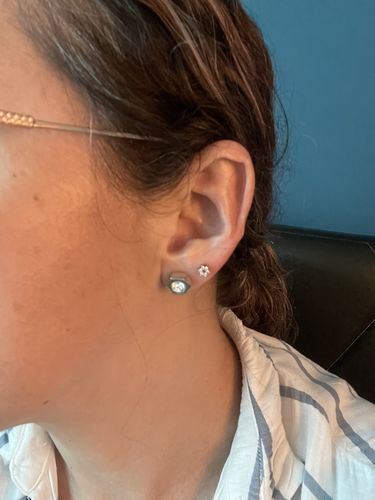 Customer photo review of Piercing Daisy