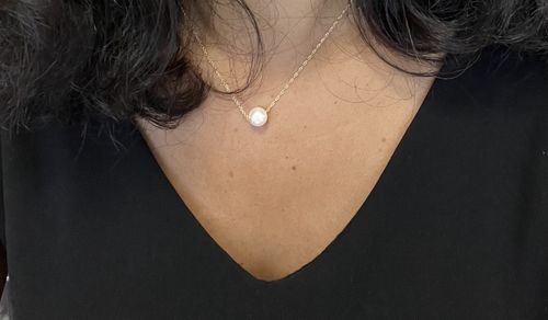 Customer photo review of Amelia Solitaire Round Pearl Necklace