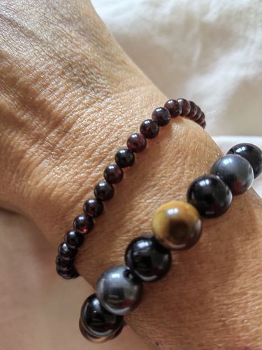 Customer photo review of Rotes Granat-Armband "Erdkraft"