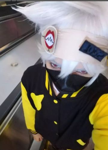 Customer photo review of Vivid Brilliant Red