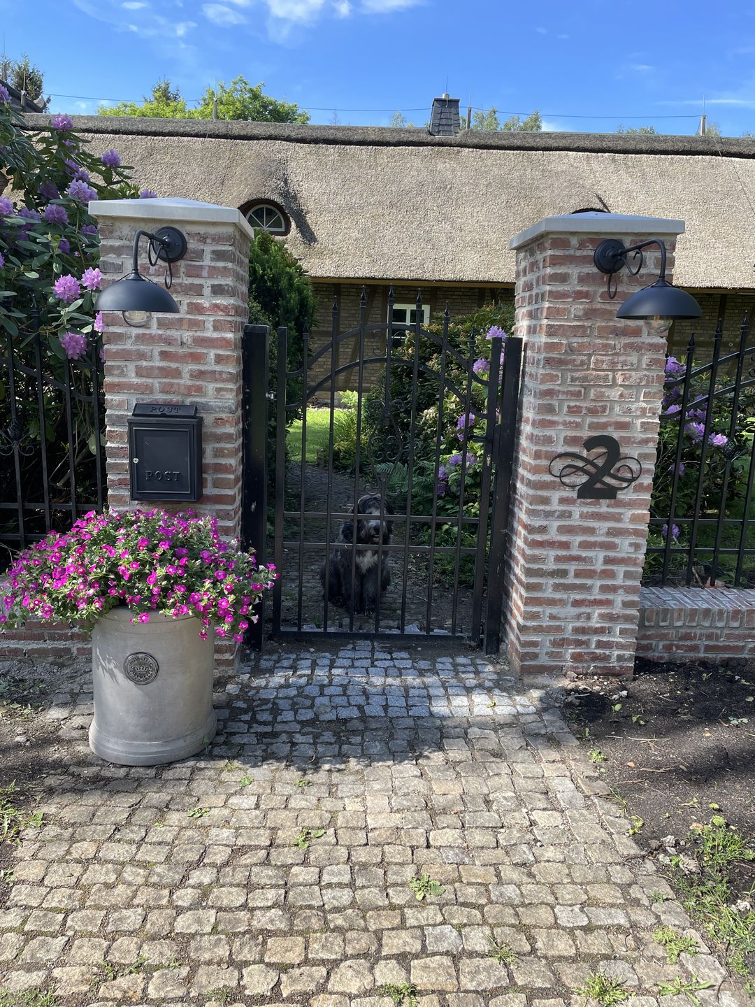 Customer photo review of Hausnummer - Ornamental Style passend zum Hausnummern-Monogramm (personalisierbar)