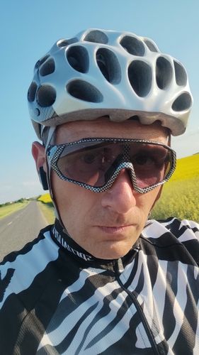 Customer photo review of KE9408 Photochromic Cycling Sunglasses With 2 Lens or 5 Lens
